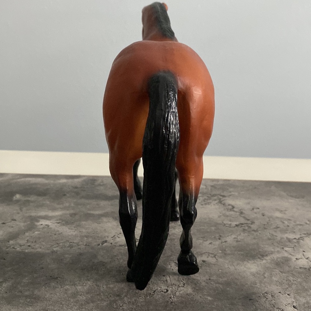 Breyer Rugged Lark - Picture 4 of 10
